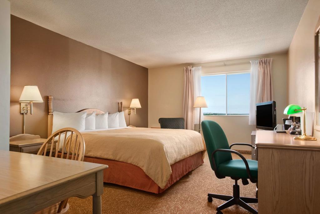 Country Inn & Suites Dartmouth Halifax Exterior photo